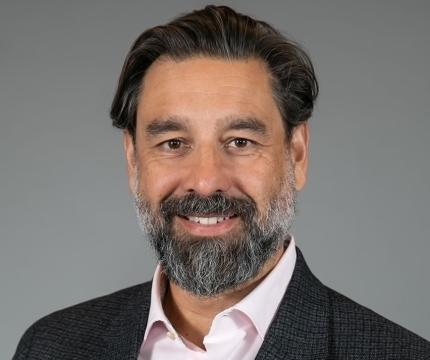 Peter Balasubramanian Headshot